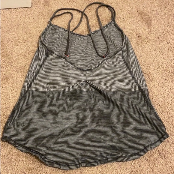 Lulu tank size 4 - Picture 2 of 4